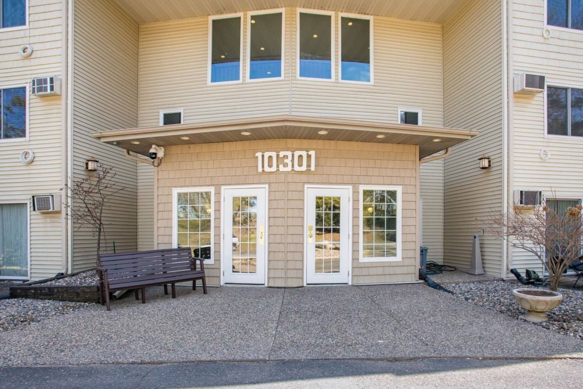Condo for rent at 10301 Cedar Lake Rd #319, Hopkins, MN 55305