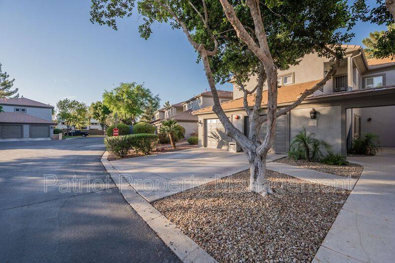 Condo for rent at 7401 W Arrowhead Clubhouse Dr #1021, Glendale, AZ 85308