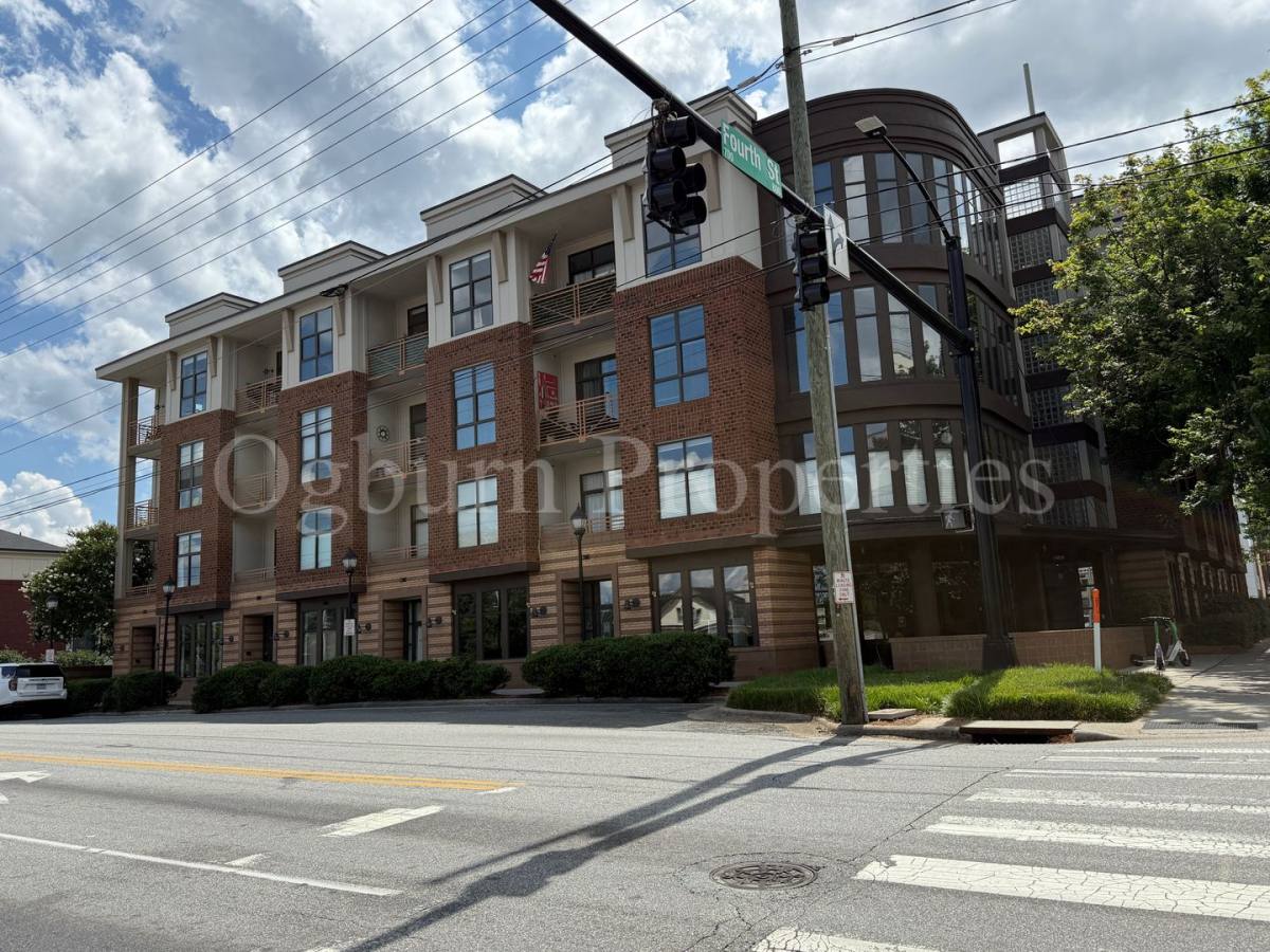 Condo for rent at 810 W Fourth St, Winston Salem, NC 27101