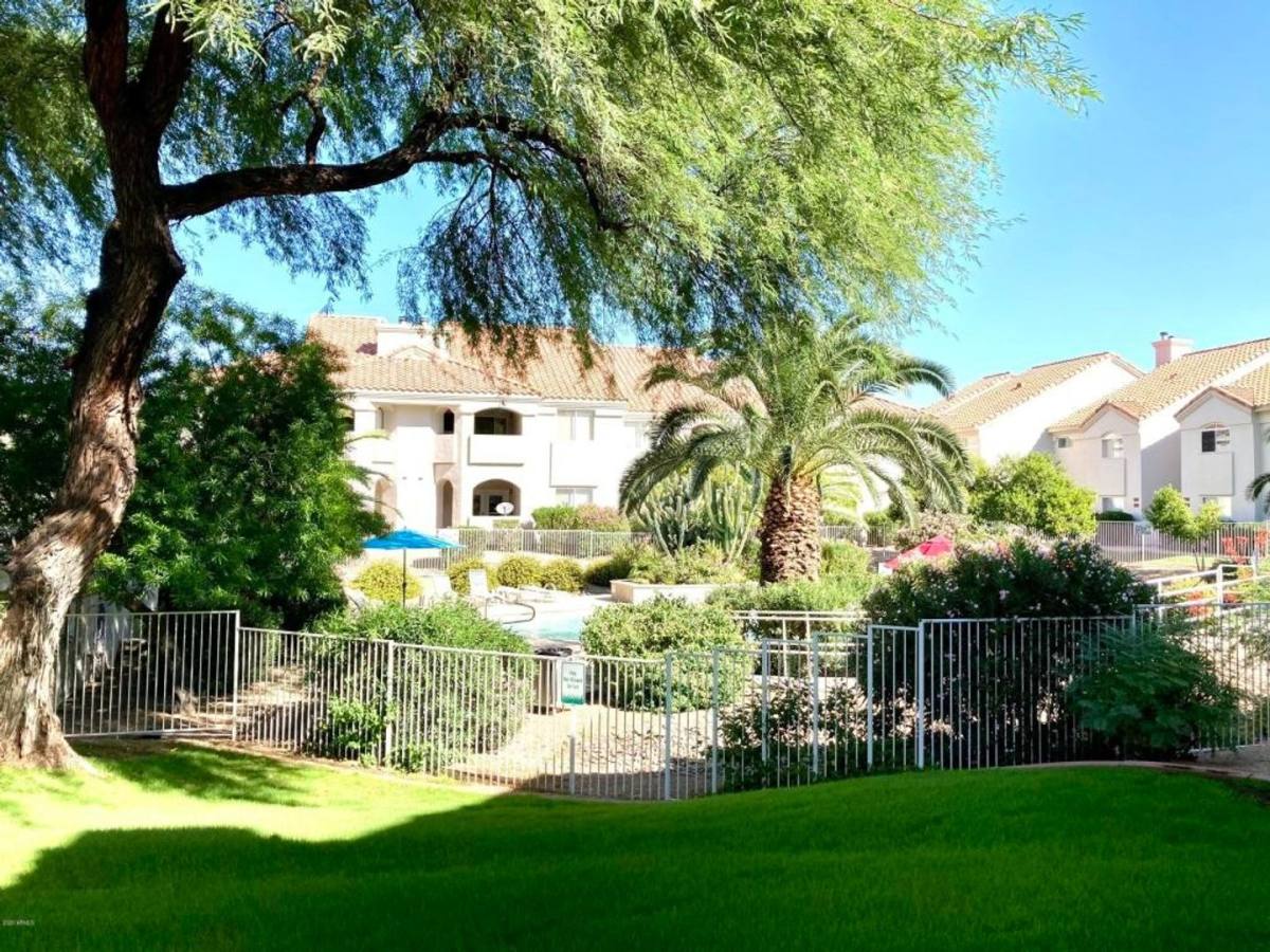 Condo for rent at 10401 N 52nd St, Paradise Valley, AZ 85253