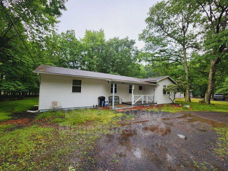 House for rent at 407 Mountain Rd, Albrightsville, PA 18210