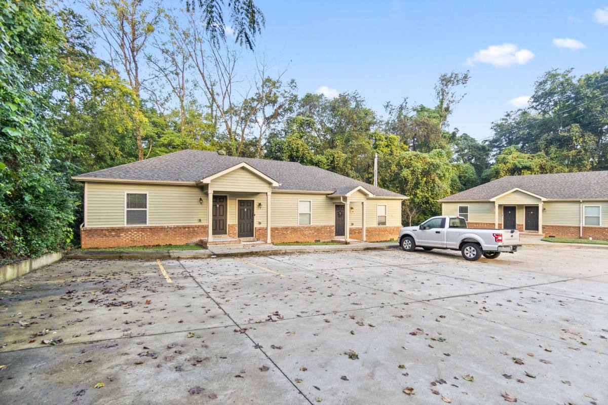 Apartment for rent at 800 Martin St, Clarksville, TN 37040