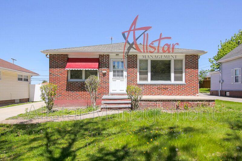 House for rent at 3436 Dellwood Dr, Cleveland, OH 44134