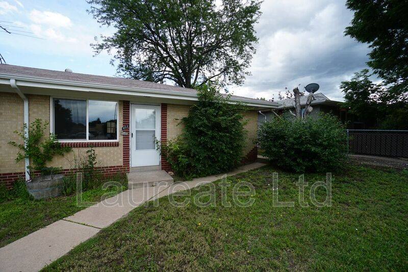 Townhouse for rent at 852 Forest St, Denver, CO 80220