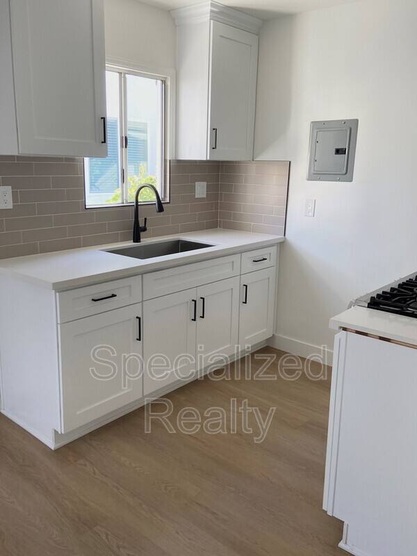 Apartment for rent at 626 Raleigh St, Glendale, CA 91205