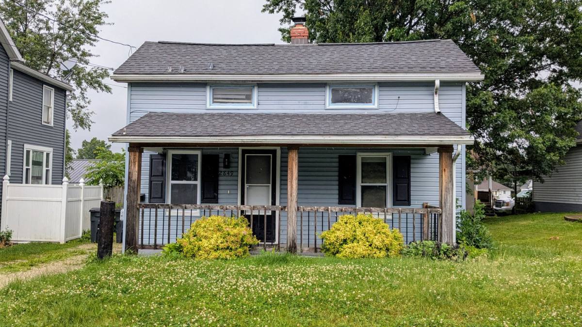 House for rent at 2849 Trenton Rd, Akron, OH 44312