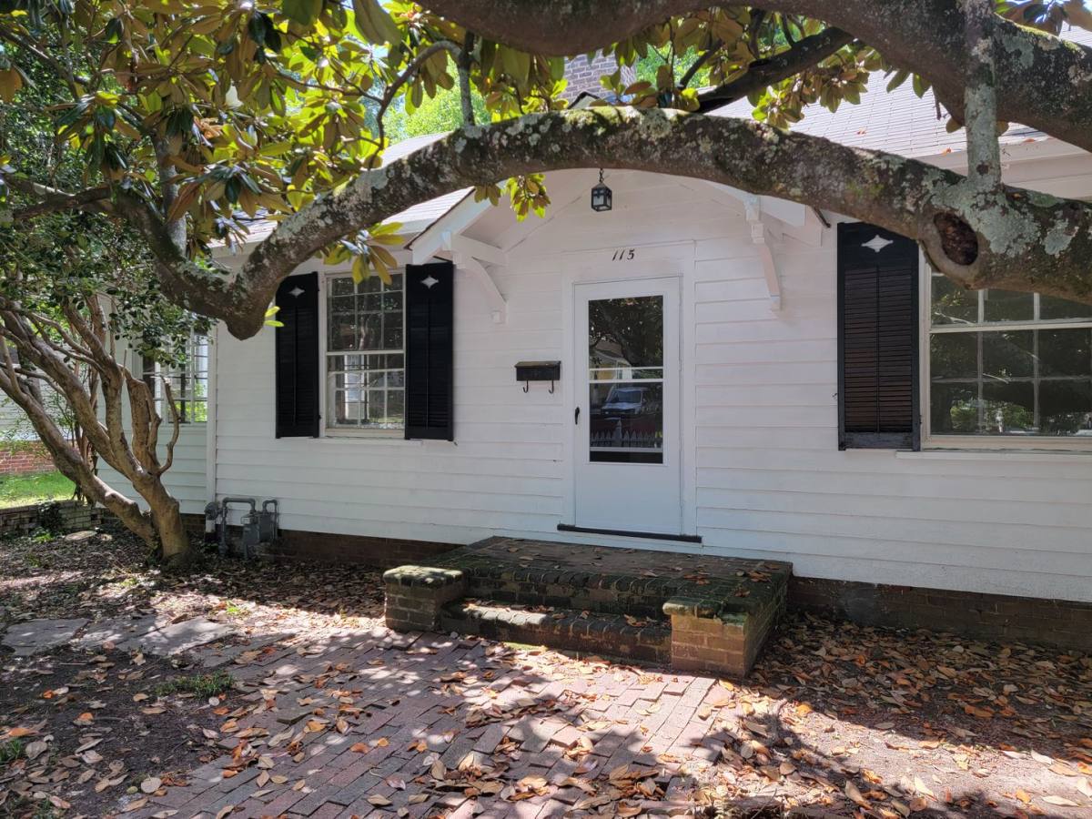 House for rent at 115 Cypress St, Greensboro, NC 27405