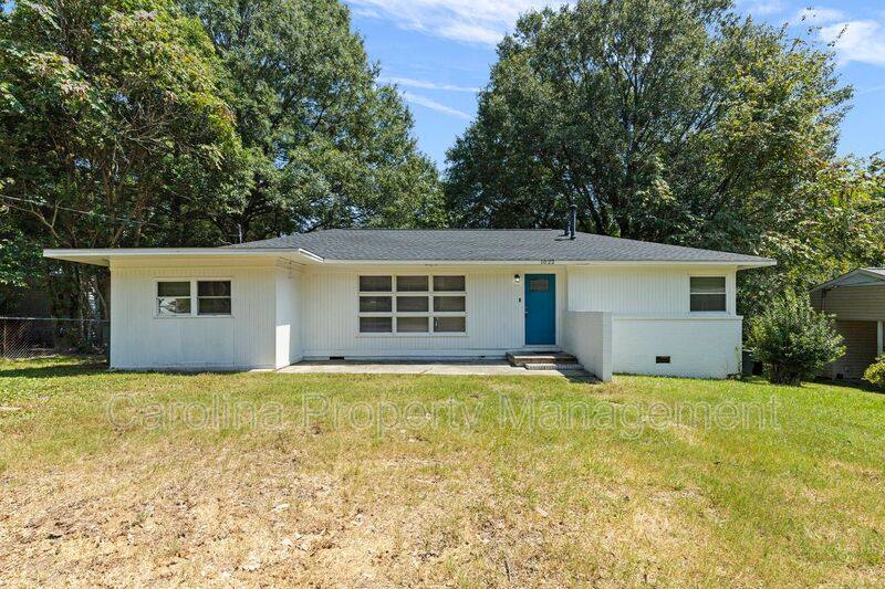 House for rent at 1022 Green Circle Dr, Gastonia, NC 28054