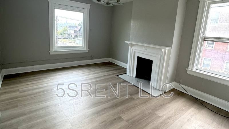Apartment for rent at 2201 Burnet Ave #2, Cincinnati, OH 45219