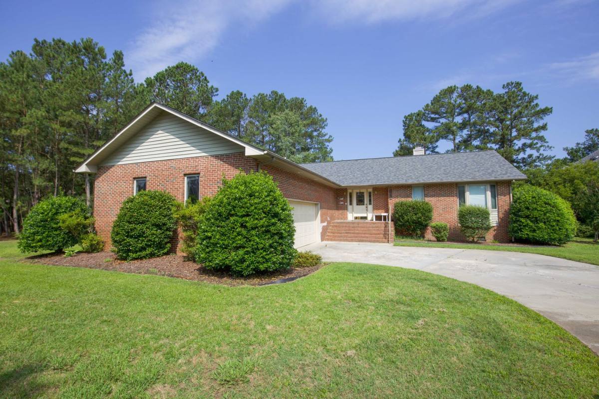 House for rent at 1205 Greenbriar Dr, Vass, NC 28394