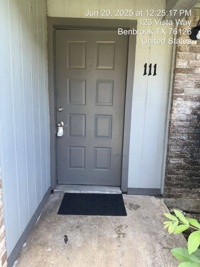 Townhouse for rent at 111 Vista Way, Fort Worth, TX 76126