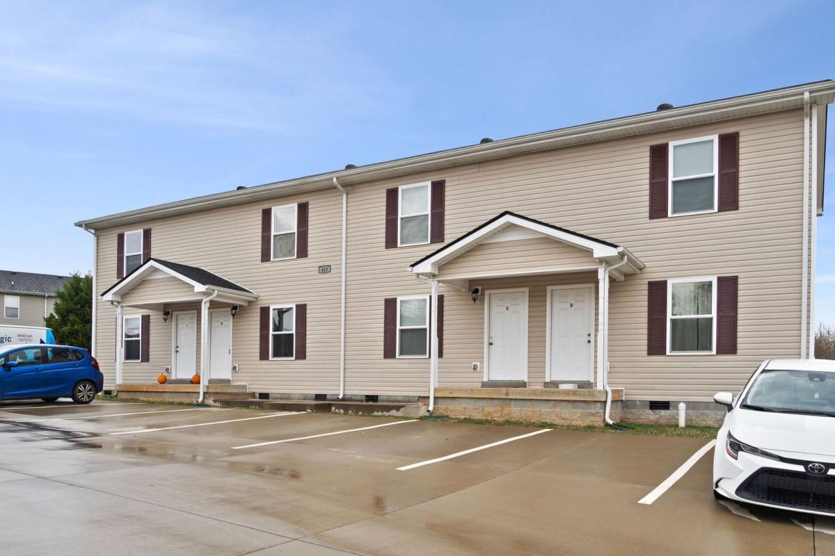 Apartment for rent at 425 Jack Miller Blvd, Clarksville, TN 37042