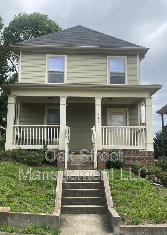 Apartment for rent at 1011 Oak St #A, Chattanooga, TN 37403