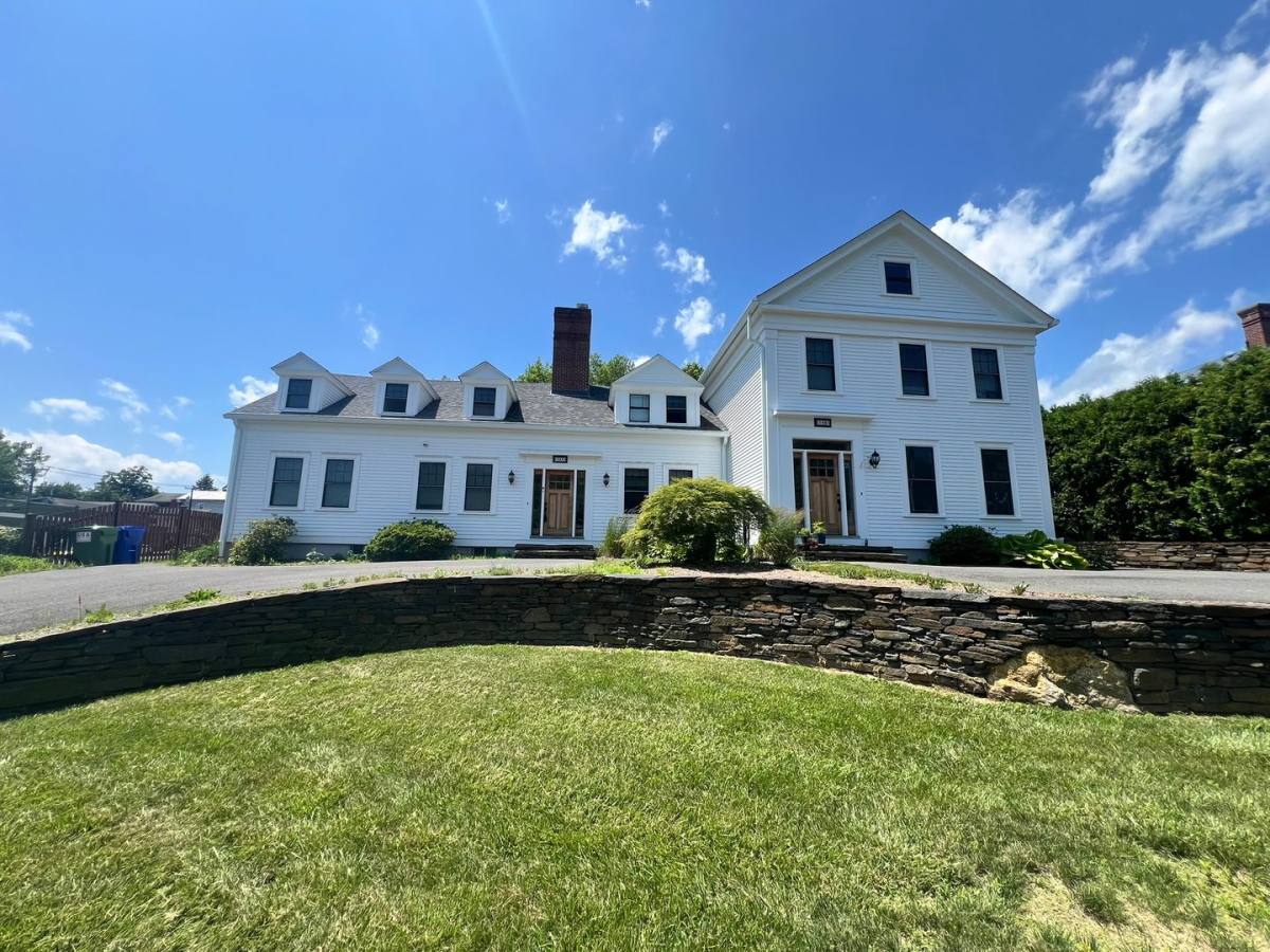 14 Gray St, Amherst, MA 01002