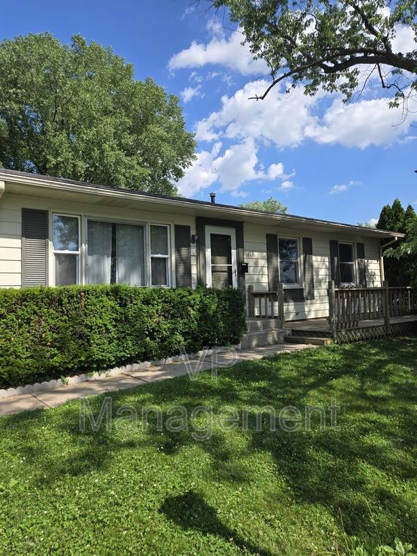House for rent at 3433 Somerset, Bettendorf, IA 52722