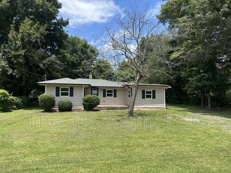 House for rent at 4444 Lamar Ave, Gastonia, NC 28054