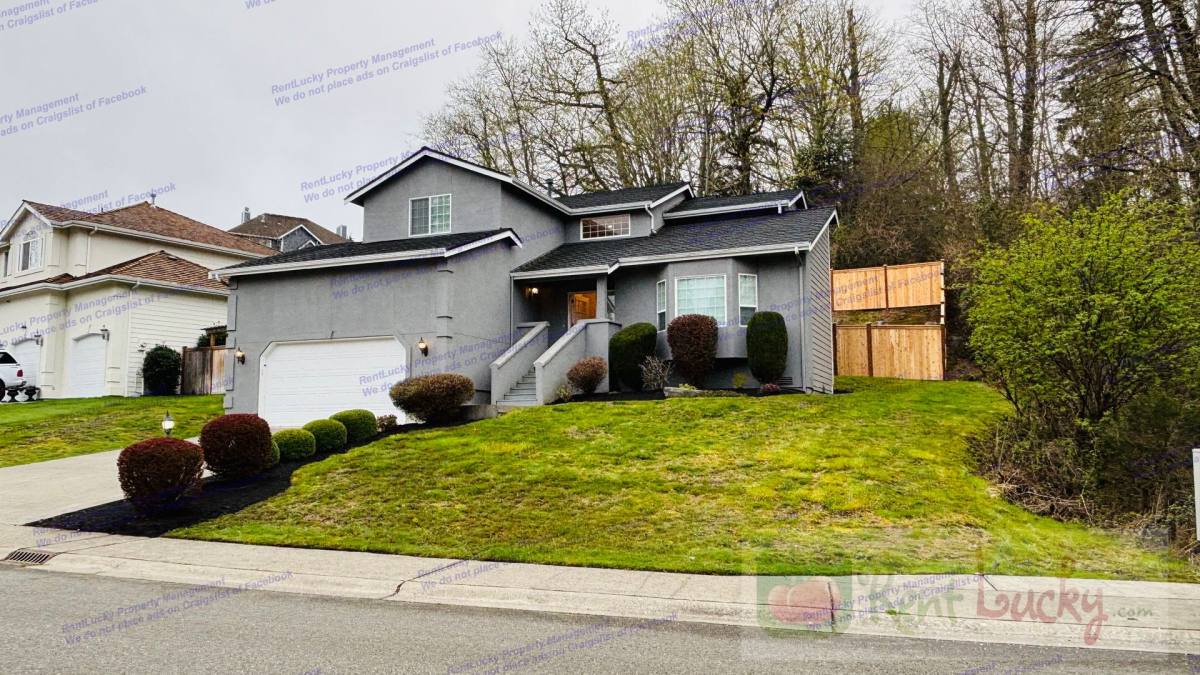 House for rent at 33221 47th Ave SW, Federal Way, WA 98023