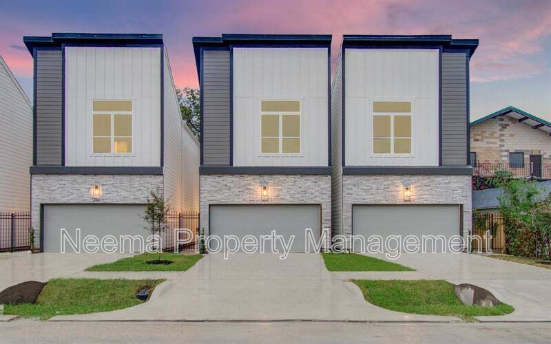 Townhouse for rent at 6821 Cadillac St, Houston, TX 77021