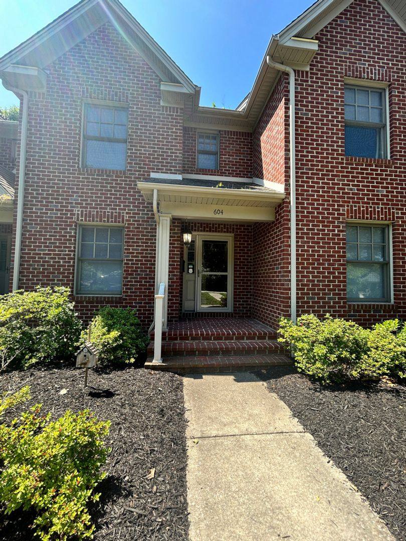 Townhouse for rent at 604 Janette Ave SW, Roanoke, VA 24016