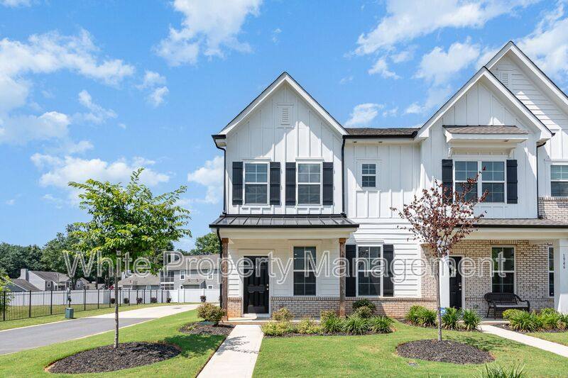 Townhouse for rent at 1948 Plath Top Rd, Rock Hill, SC 29732