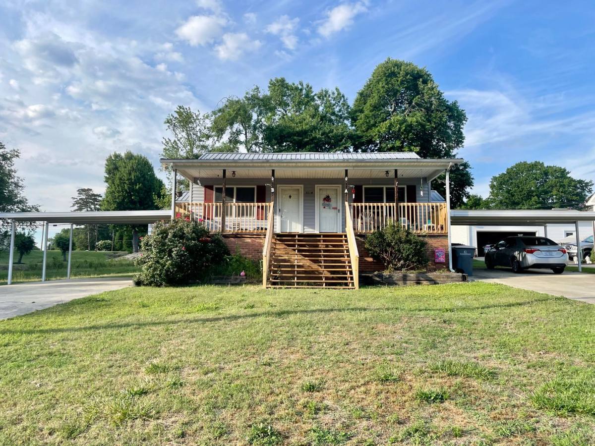 House for rent at 1004 Orangewood St, Kannapolis, NC 28081