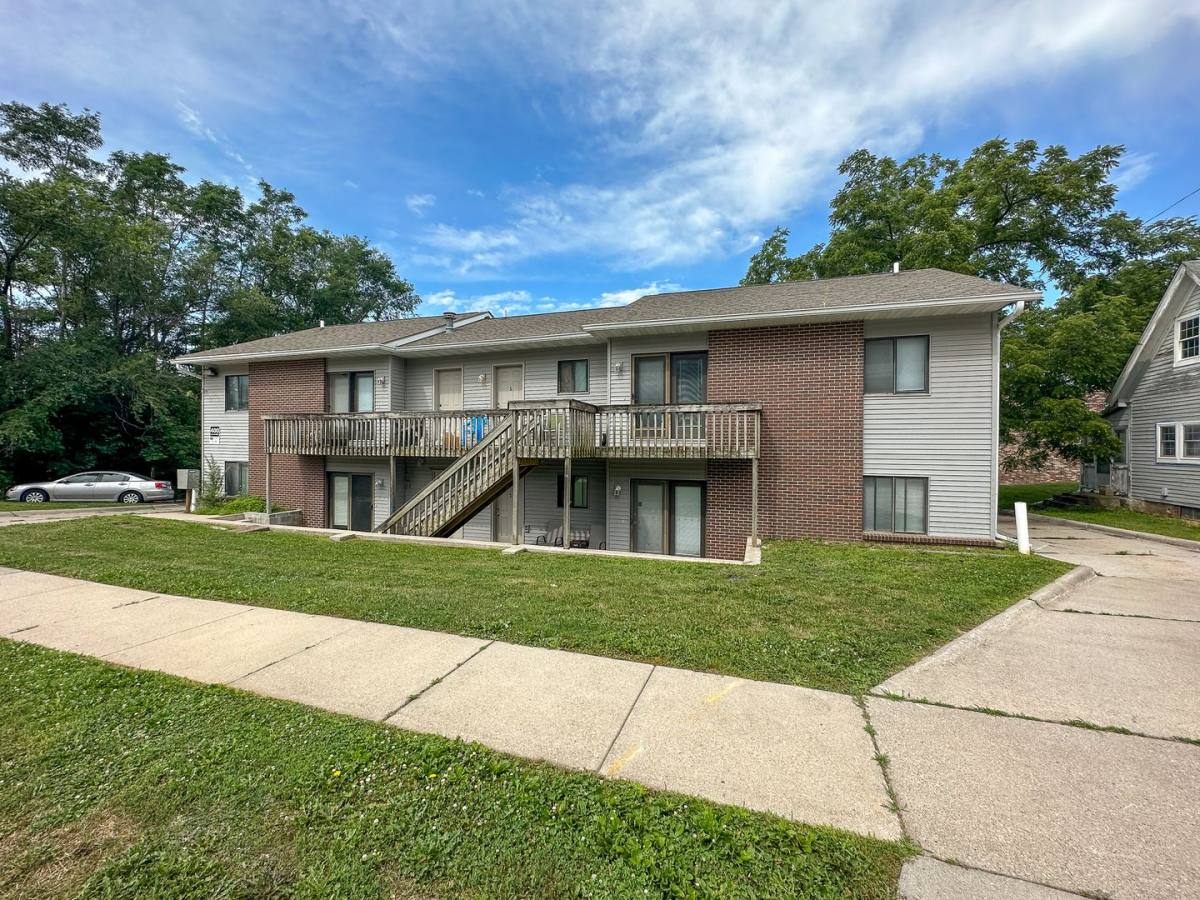 Apartment for rent at 400 S 6th St, Nevada, IA 50201