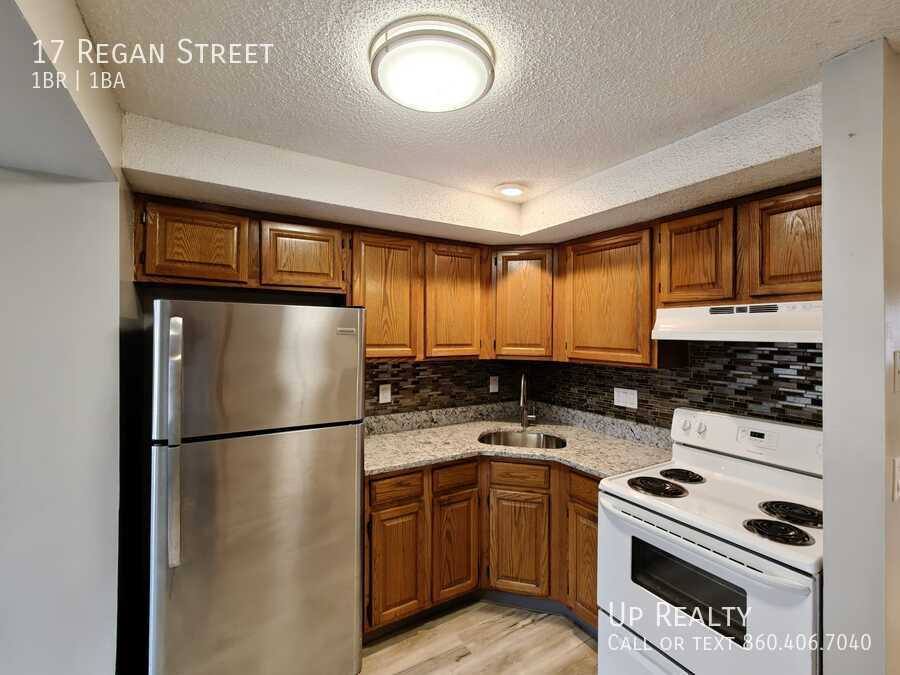 Apartment for rent at 17 Regan St, Vernon Rockville, CT 06066