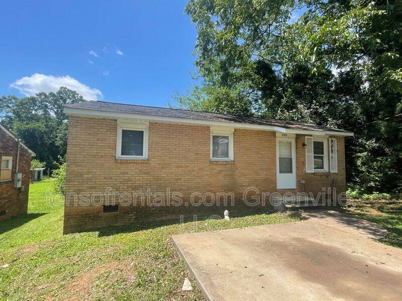 House for rent at 695 Saxon Ave, Spartanburg, SC 29301