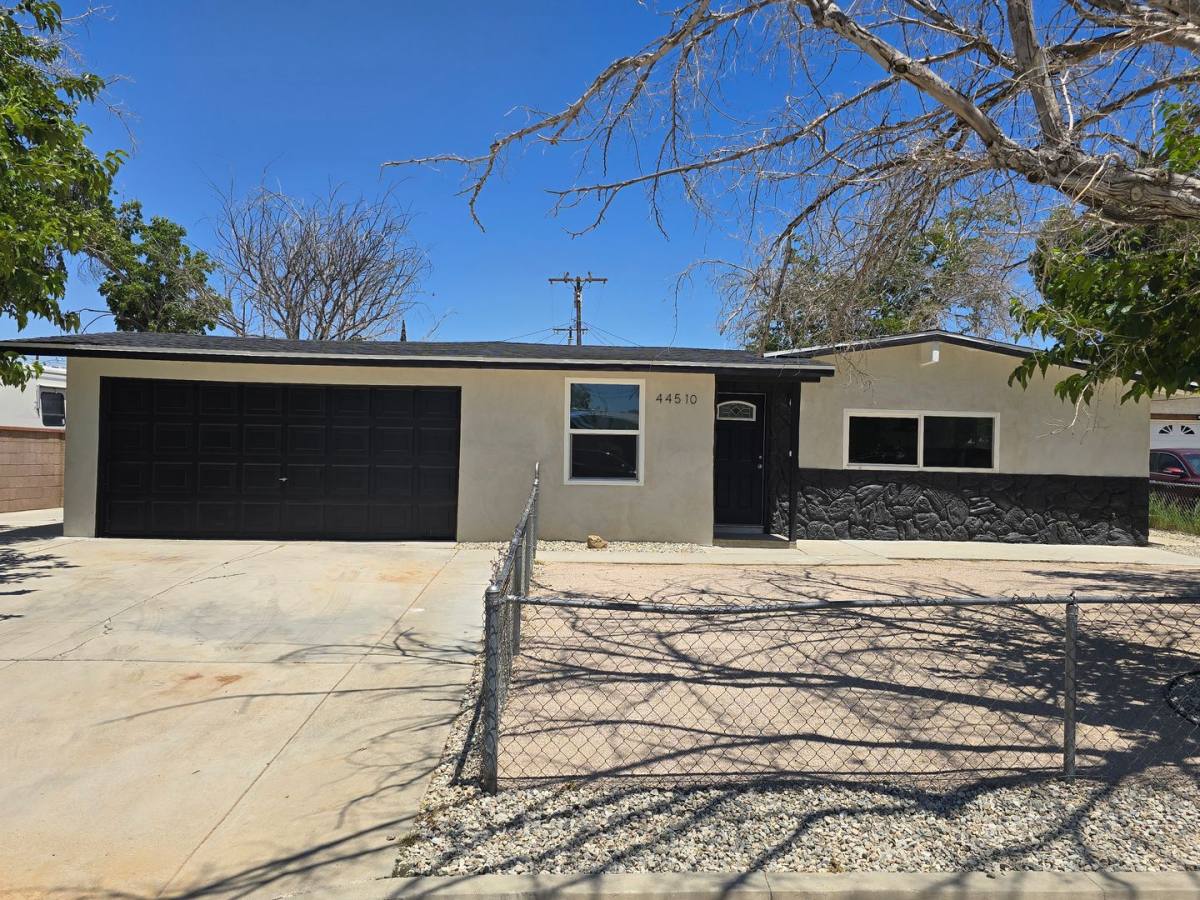 Apartment for rent at 44510 21st St W, Lancaster, CA 93536