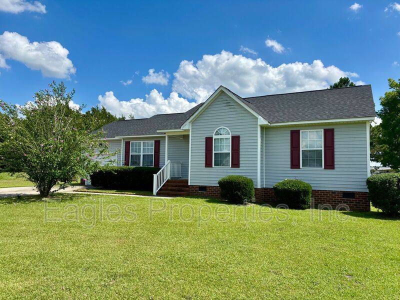 Condo for rent at 3053 Condor Court, Deep Run, NC 28525
