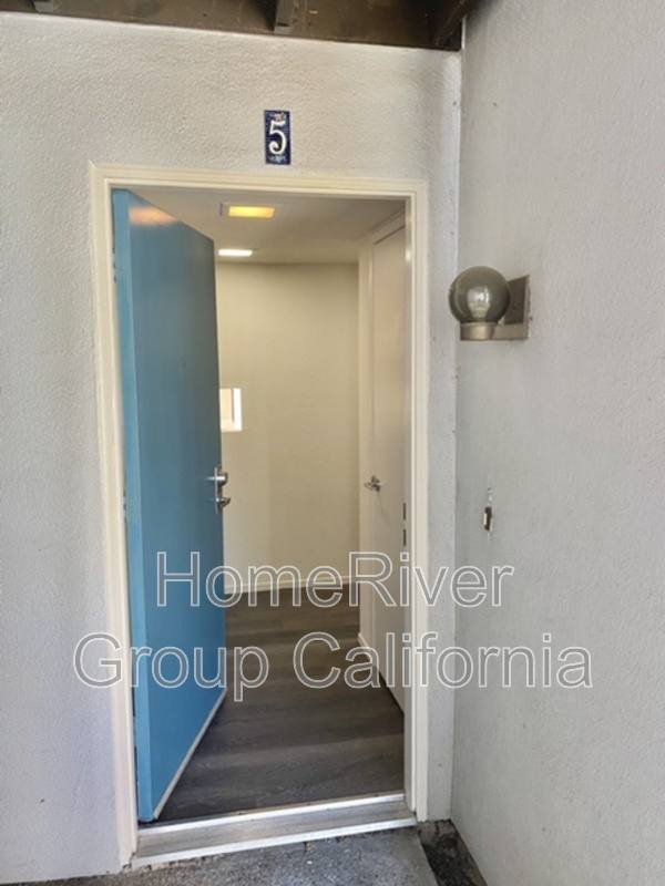 Apartment for rent at 6220 Gloria Dr #5, Sacramento, CA 95831
