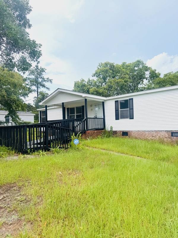 House for rent at 139 Auburn St, Fayetteville, NC 28306