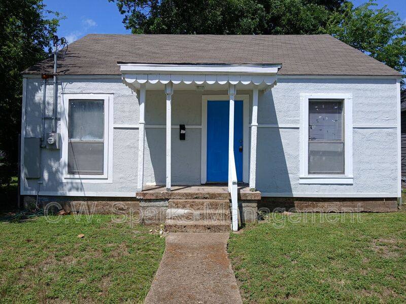 House for rent at 435 Ave G, Dallas, TX 75203