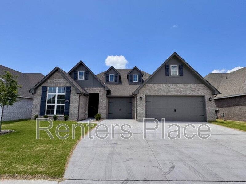 House for rent at 12316 S Maplewood Ave, Bixby, OK 74008