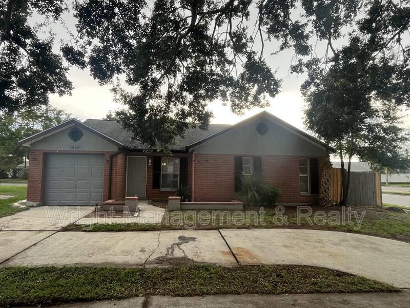 House for rent at 1935 Sheffield Court, Oldsmar, FL 34677