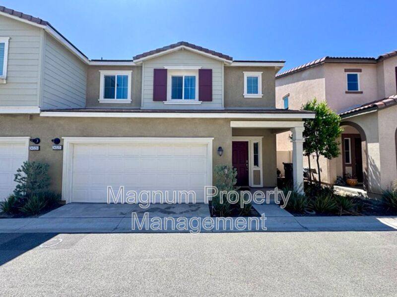 Townhouse for rent at 24325 Bay Laurel Ave, Murrieta, CA 92562
