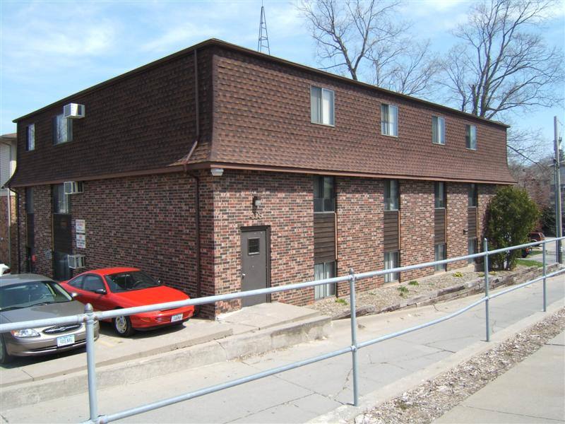 House for rent at 413 S Johnson St, Iowa City, IA 52240
