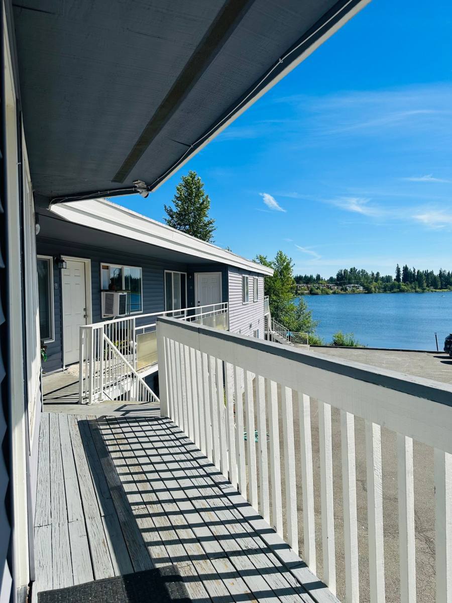 Apartment for rent at 1822 Silver Lake Rd, Everett, WA 98208