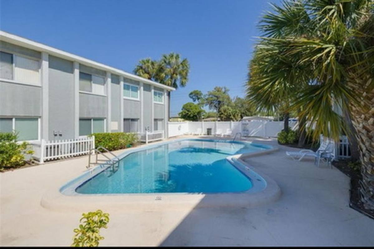 Condo for rent at 334 48th Ave N St, Saint Petersburg, FL 33703