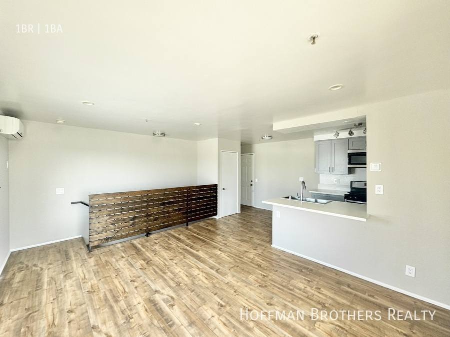 Apartment for rent at 12914 Doty Ave #17, Hawthorne, CA 90250