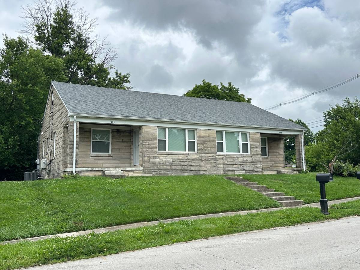 Apartment for rent at 387-389 Manhattan Dr, Lexington, KY 40505
