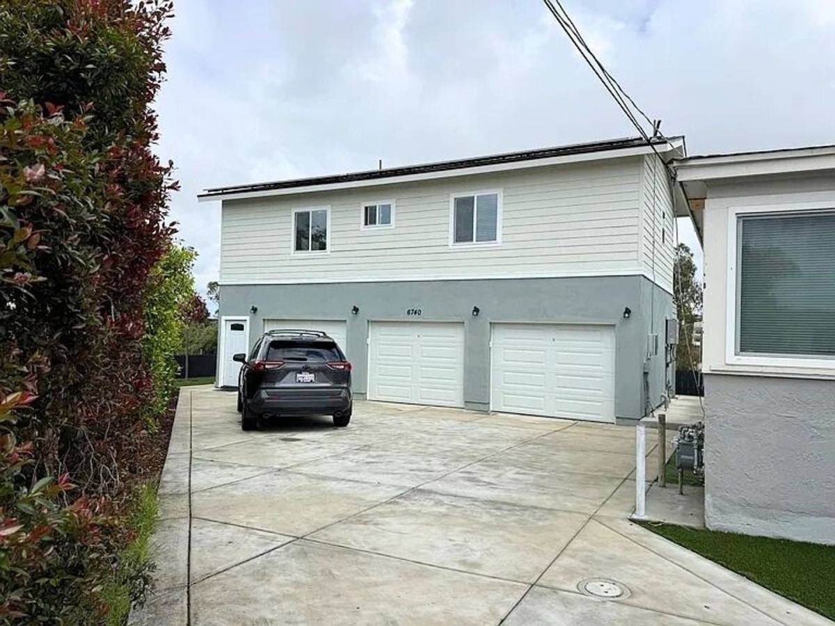 House for rent at 6740 Elmore St, San Diego, CA 92111