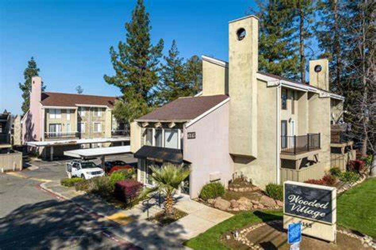 Apartment for rent at 6145 Fair Oaks Blvd, Carmichael, CA 95608