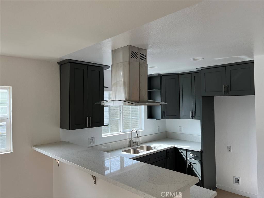 Apartment for rent at 1467 Orange Ave, Long Beach, CA 90813