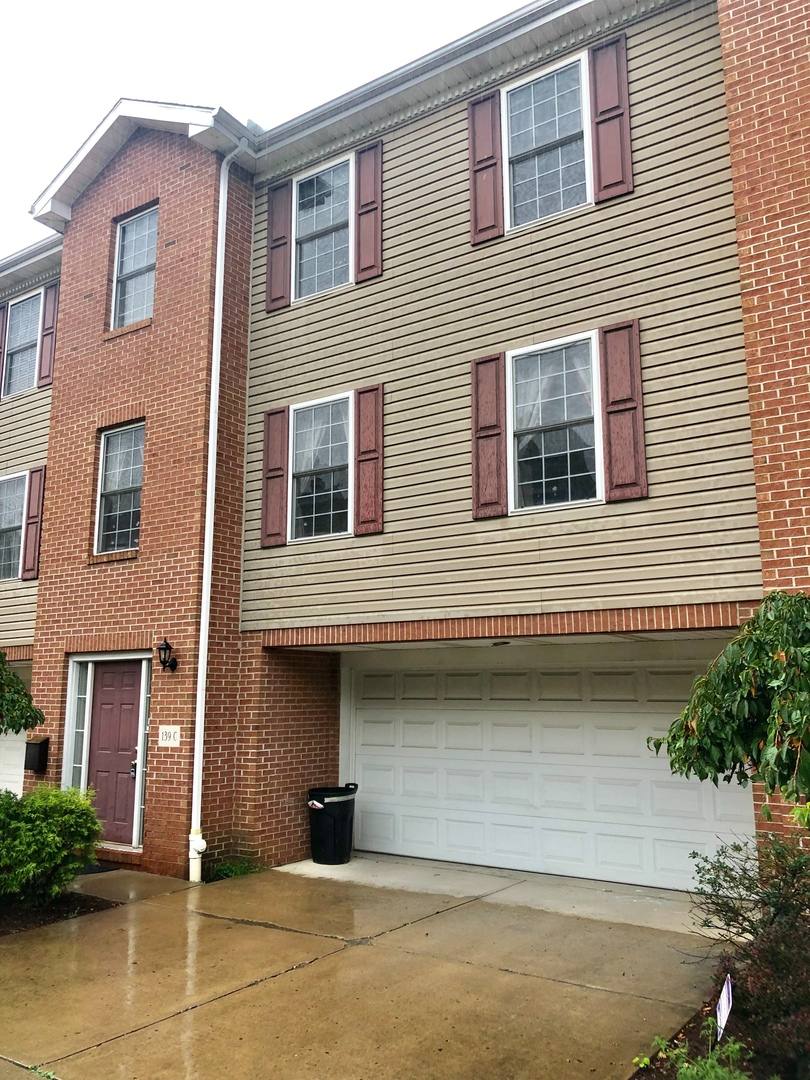 Townhouse for rent at 139 Morewood Ave #C, Pittsburgh, PA 15213