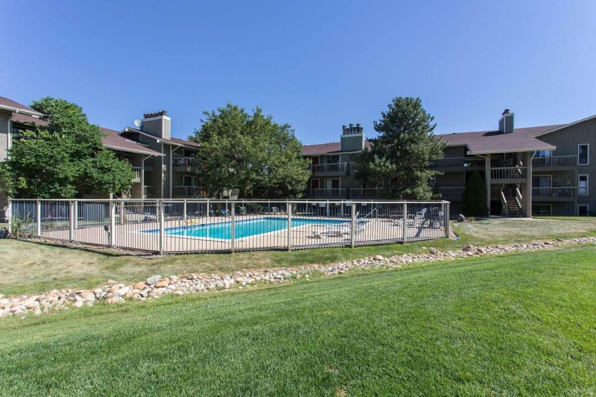 Condo for rent at 695 Manhattan Dr, Longmont, CO 80504