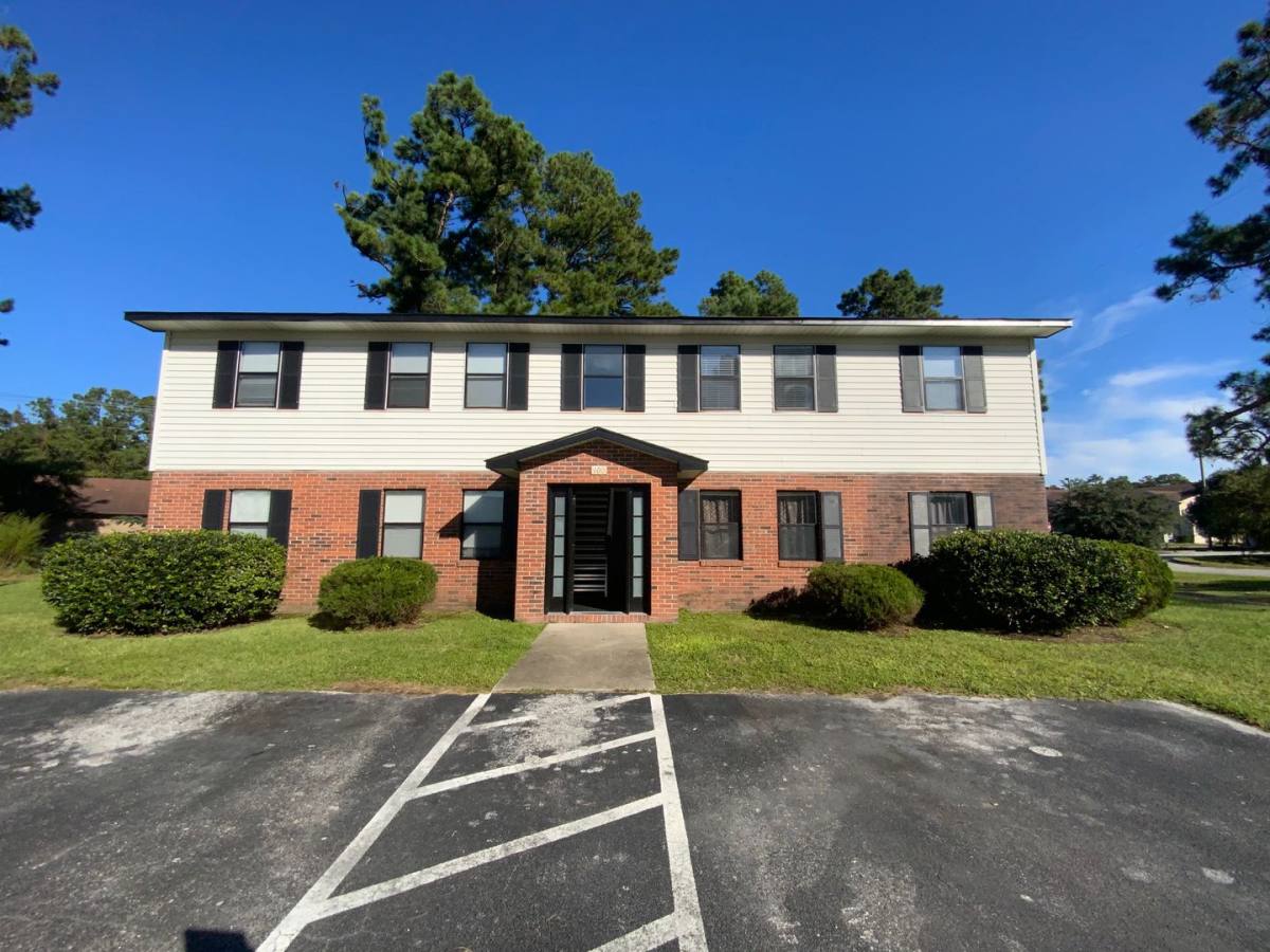 Apartment for rent at 100 Ravenwood, Jacksonville, NC 28546