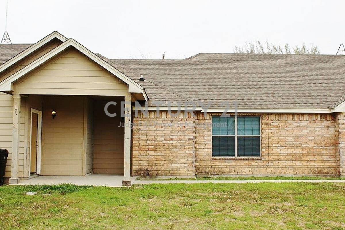 House for rent at 104 Sunburst Court, Weatherford, TX 76087