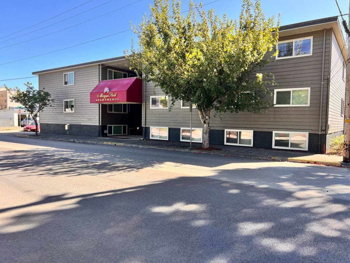 Apartment for rent at 503 W Commercial St, Coos Bay, OR 97420