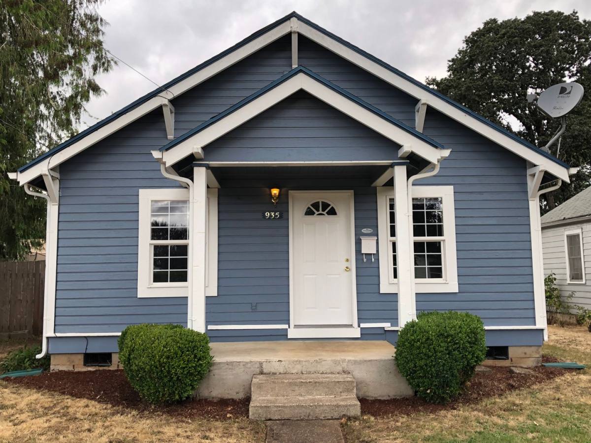 House for rent at 935 SW Ellis St, Dallas, OR 97338